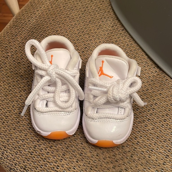 Baby Jordan’s size 4C - Picture 1 of 2